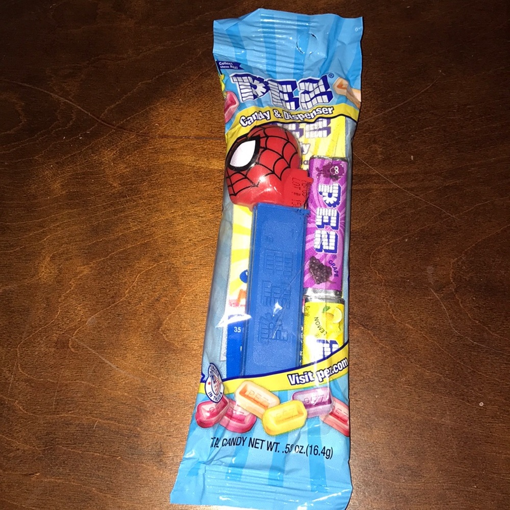 NEW NIP PEZ Candy Dispenser Marvel SPIDER-MAN with Feet